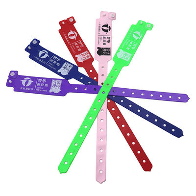 Braccialetti in PVC a forma irregolare personalizzati per eventi