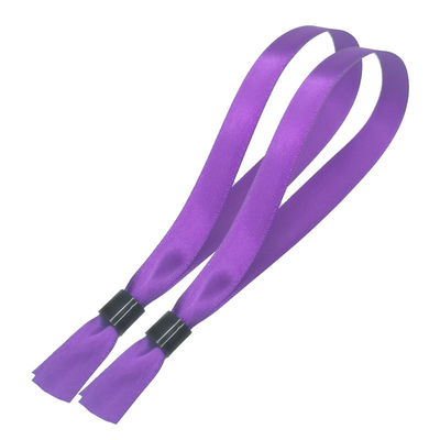 Identificazione Braccialetti di stoffa da festa, Braccialetti di stoffa da festa