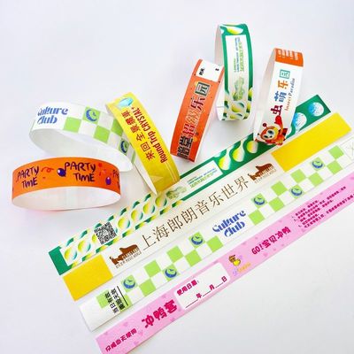 Logo personalizzato stampato braccialetti impermeabili carta tyvek con numerazione sequenziale codice a barre