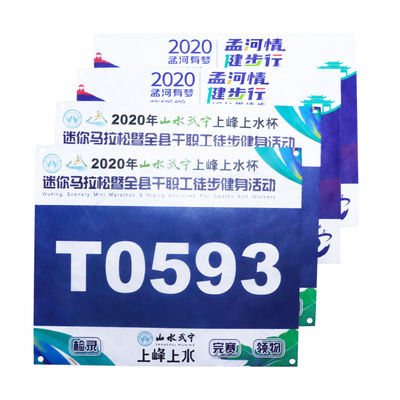 Numeri di identificazione dei giocatori di competizione personalizzati Colori personalizzabili Corsa in bicicletta Maratona di partita Numero di concorrente Bibs