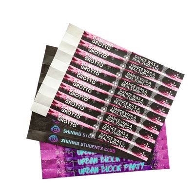 Prezzi bassi impermeabile resistente al sudore Tyvek Event braccialetti Scansione codice a barre Logo Numero Varietà di colori Paper Event Bracelet