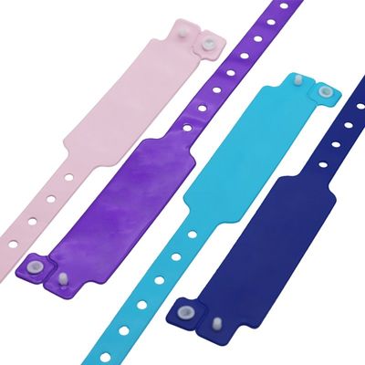 Produttore Braccialetti monouso personalizzabili in vinile in plastica impermeabile in vinile in PVC con codice a barre