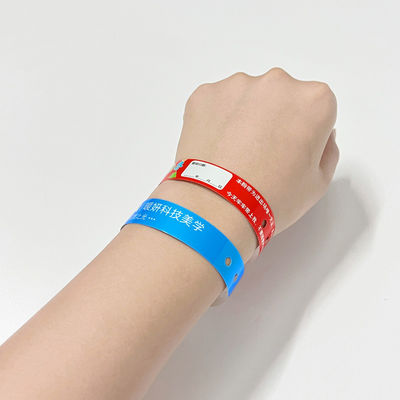 Prodotti regalo promozionali personalizzati Logo Vinyl PVC braccialetti a forma di L Uno strato PVC impermeabile carta colorata Braccialetti