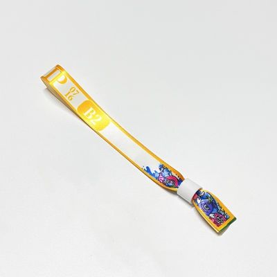 Logo personalizzato Braccialetti in tessuto di poliestere Concerti Eventi promozionali Regalo Lunghezza regolabile