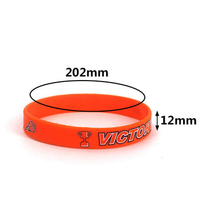 Evento personalizzato Souvenir Braccialetti in silicone Palla giochi Star Promozione Multi Color Night Glow Luminous Silicone Band