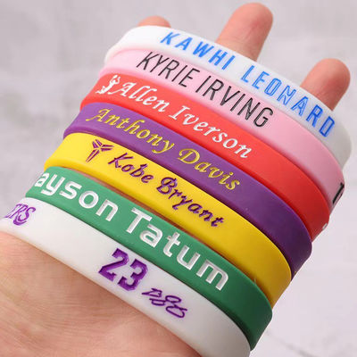 Braccialetti in silicone personalizzati Giochi di basket Calcio Giochi Star Ball regalo promozionale Notte Glow luminosa fascia di silicone
