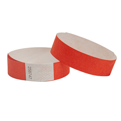 Braccialetti personalizzati per eventi Tyvek con codice a barre numerato impermeabile per la piscina
