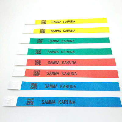 Stampa del logo su misura Tyvek Braccialetti di carta impermeabile Dimensione regolabile Chiusura rapida