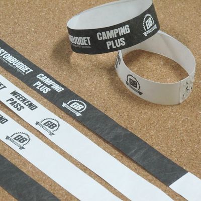 Produttore Braccialetti di carta VIP personalizzati Numerazione sequenziale impermeabile Braccialetti di carta Tyvek per eventi di festival