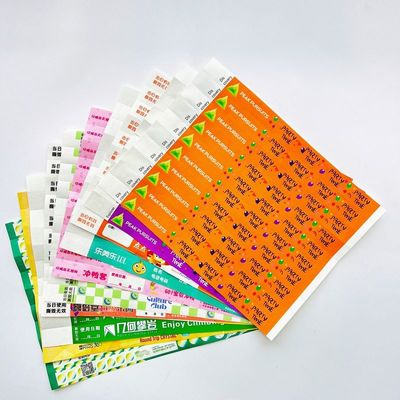 Numerazione sequenziale codice a barre Tyvek braccialetti di carta aumentano la sicurezza dell'evento