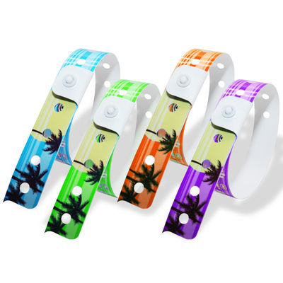 2025 Braccialetti ID usa e getta vinile PVC braccialetto a forma di L personalizzato per eventi pubblicitari