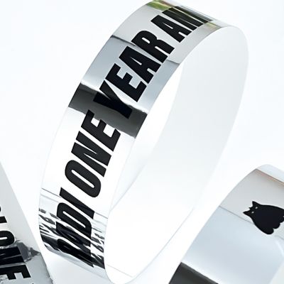 Braccio di carta morbida monouso d'argento olografico in stile glitter biglietto d'ingresso con logo stampato